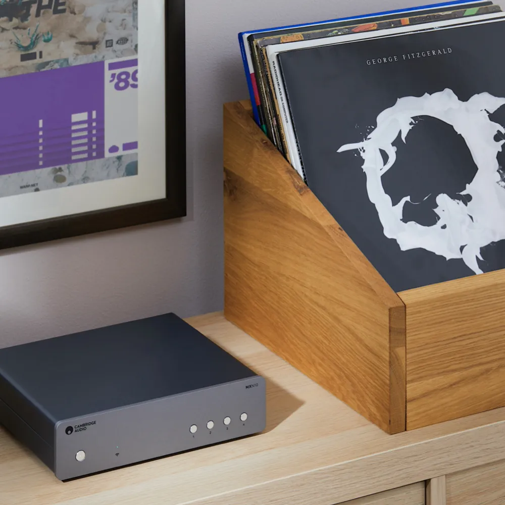 Cambridge-MXN10-Lifestyle-Vinili