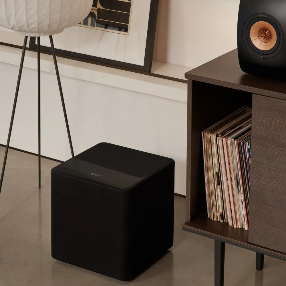 KEF-Kube10mIELS50W-lifestyle