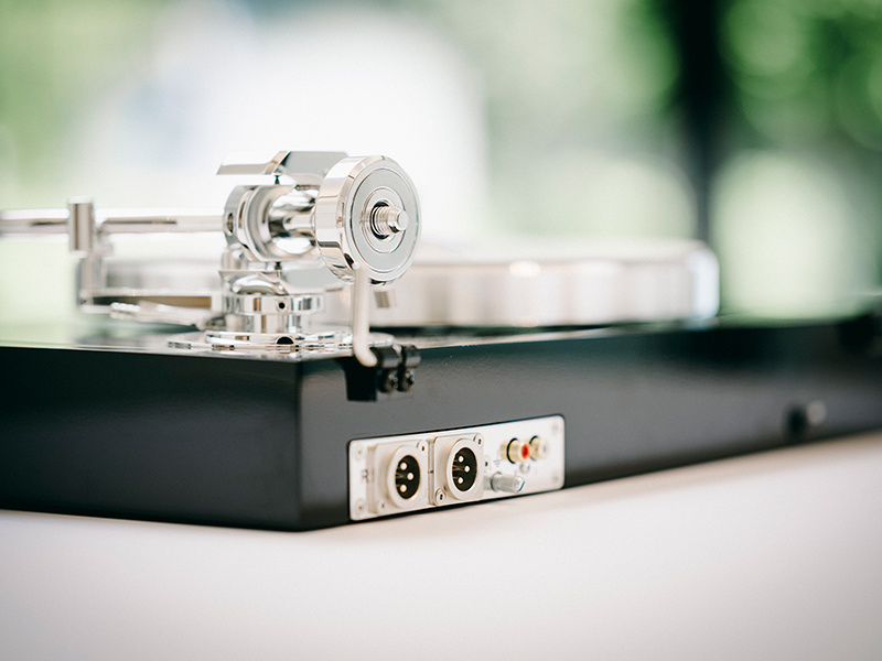 Pro-Ject-The_Classic_Reference-Back Pro-Ject The Classic Reference vista obliqua