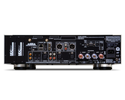 nad m33 v2 vista posteriore