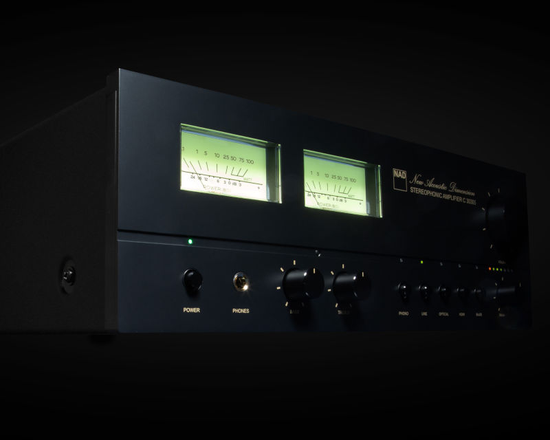 NAD-C-3030S-vu-meter nad c 3030s particolare vu-meter
